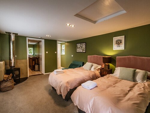 The Bothy Smithbrook Barns Cranleigh GU6 8LH -77