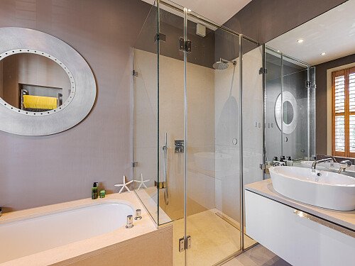 Location Creation: Blenkare: Bathroom