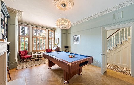 Location Creation: Blenkare: Pool table