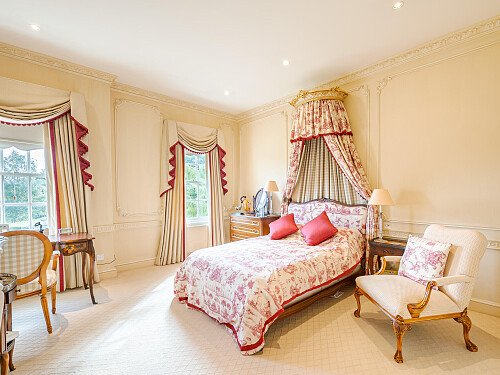 Location Creation: Binfield Court: bedroom (2)