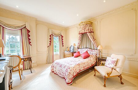 Location Creation: Binfield Court: bedroom (2)