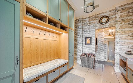 Location Creation: Binfield Court: boot room