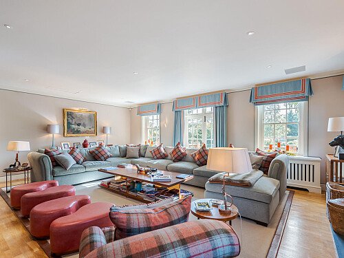 Location Creation: Binfield Court: family room