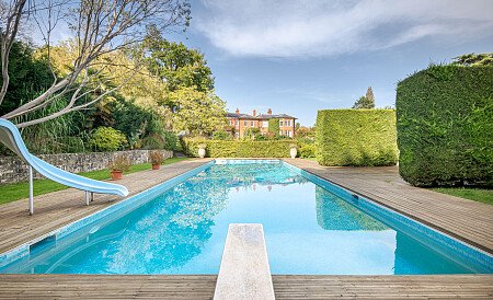 Location Creation: Binfield Court: pool