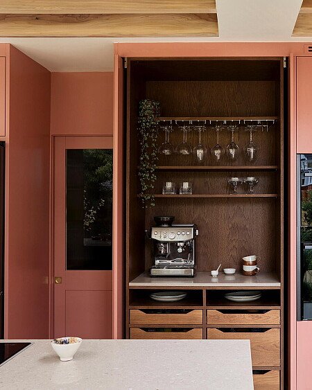 B50F905E-03AD-49FD-BD5E-05FB24A0D0A5