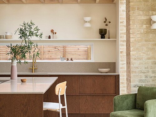 CDB5E06A-AE43-411C-9F00-0E635A8EE2C0