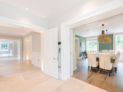 Location Creation:Constantine:dining room hall