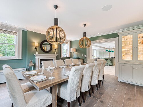 Location Creation:Constantine:dining room