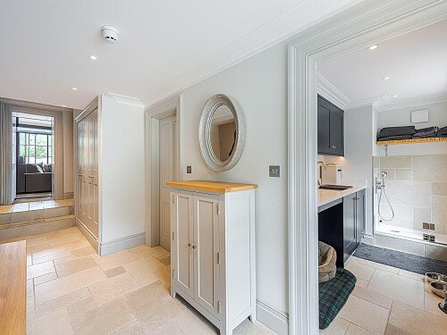 Location Creation:Constantine:dog shower room