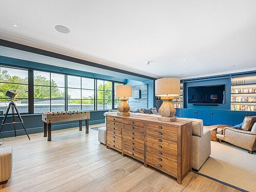 Location Creation:Constantine:games room