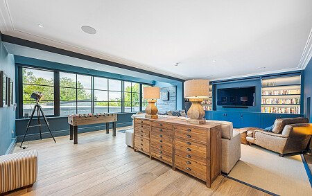 Location Creation:Constantine:games room