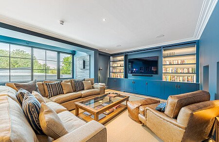 Location Creation:Constantine:tv room