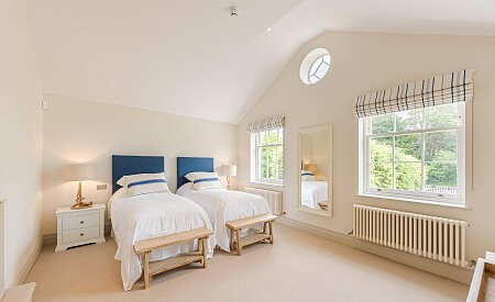 Location Creation:Constantine:twin bedroom