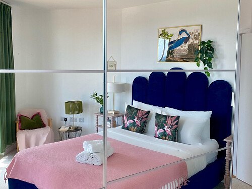 Facetune_14-08-2025-18-38-52