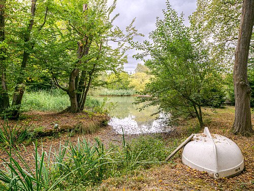 Location Creation:Essex barn:lake