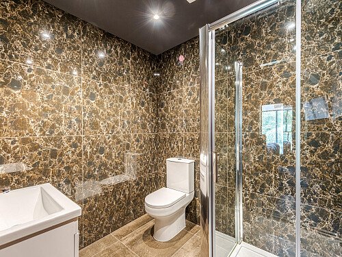 Location Creation:Essex barn:Shower room