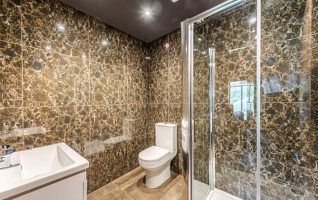 Location Creation:Essex barn:Shower room