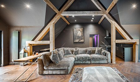 Location Creation:Essex barn:TV SPace 2.jpg