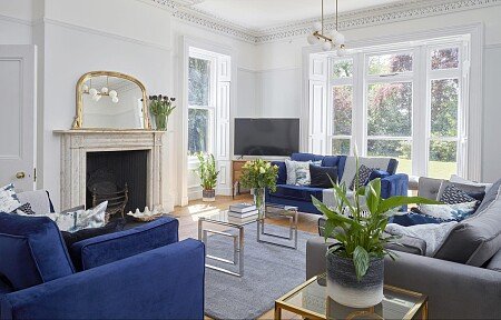 Lounge 1ll44334-e1656424954274