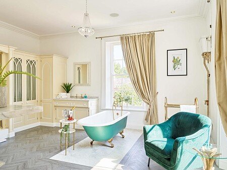 Windle ensuite -Hill84483-scaled