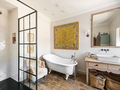 Location Creation: Kirby Farm:Bathroom