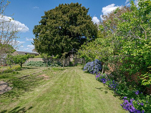 Location Creation: Kirby Farm:Garden (1)