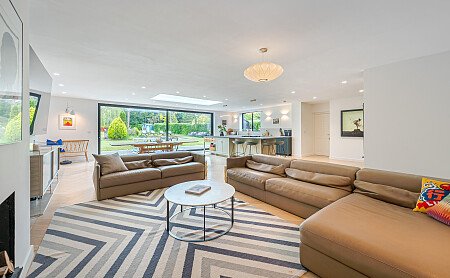 Location Creation: Lawn House:  Dining and living