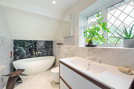 Location Creation: Lawn House: bathroom (3)