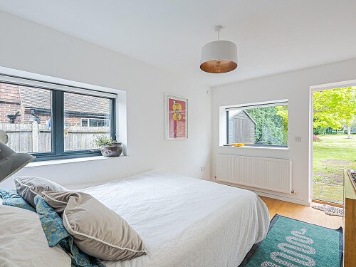 Location Creation: Lawn House: bedroom (1)