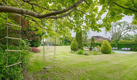 Location Creation: Lawn House: garden (1)