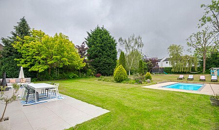 Location Creation: Lawn House: Garden