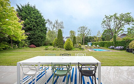 Location Creation: Lawn House: Garden seating