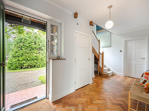 Location Creation: Lawn House: reception