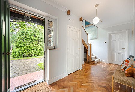 Location Creation: Lawn House: reception