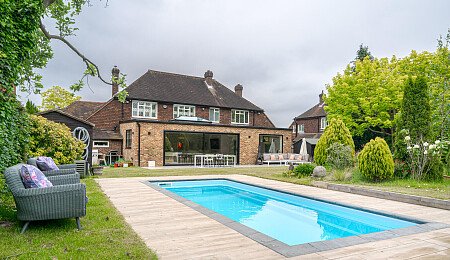 Location Creation: Lawn House: Swimming pool (1)