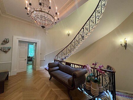 7. ARK Loc - Queen Anne's Gate