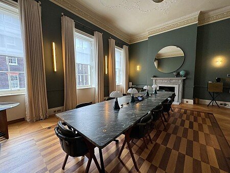 19. ARK Loc - Queen Anne's Gate