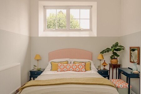 bedroom, vaulted ceiling, blue room