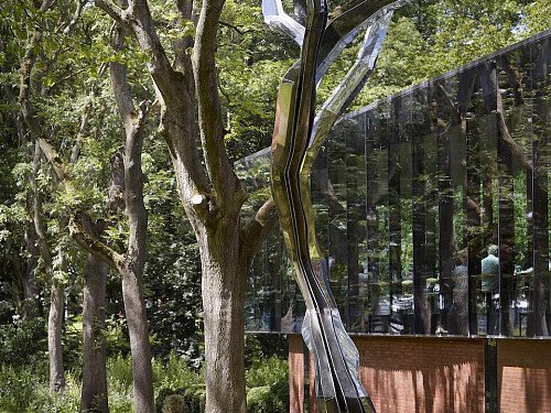 14.MP. The Whitworth_The University of Manchester_Cafe_forground_Anya Gallaccio_Sculpture 2016_Photo 2016_Michael_Pollard_CF042449_press_2016