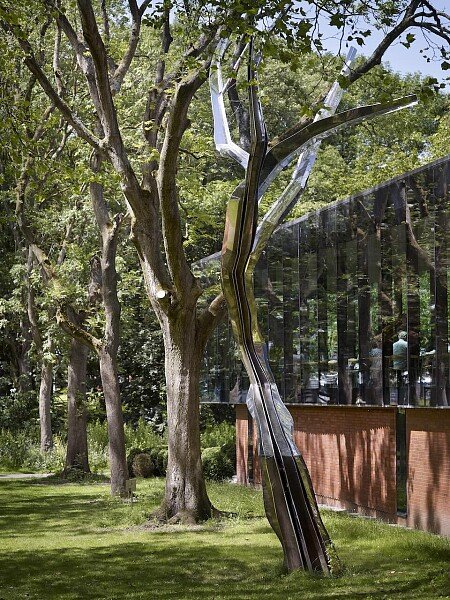 14.MP. The Whitworth_The University of Manchester_Cafe_forground_Anya Gallaccio_Sculpture 2016_Photo 2016_Michael_Pollard_CF042449_press_2016