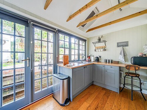 1347983-5-68c2a505c6e75