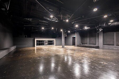 Black Studio House Lights 32