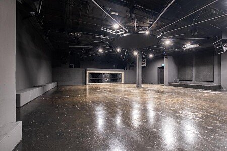 Black Studio House Lights 33