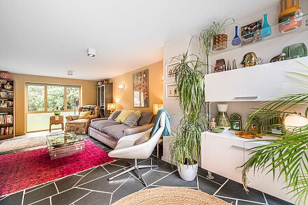 Location Creation:Henley House RG9:TV room 2