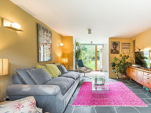 Location Creation:Henley House RG9:TV room