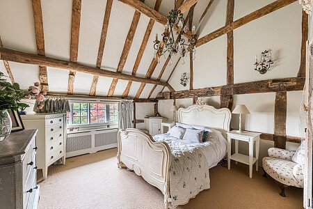 Location Creation:Lake House:bed 5