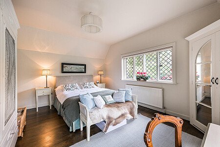 Location Creation:Lake House:bed1