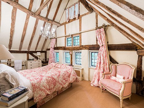 Location Creation:Lake House:bed4