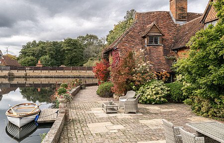 Location Creation:Lake House:exterior 2