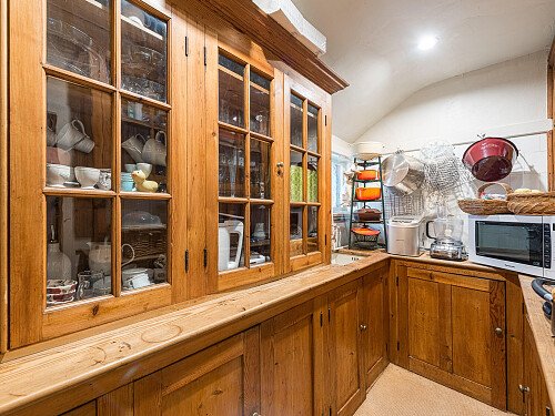 Location Creation:Lake House:pantry